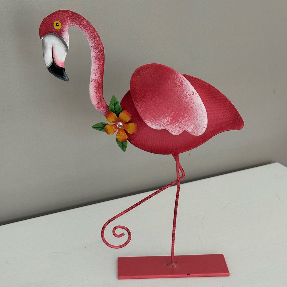 Metal flamingo decor